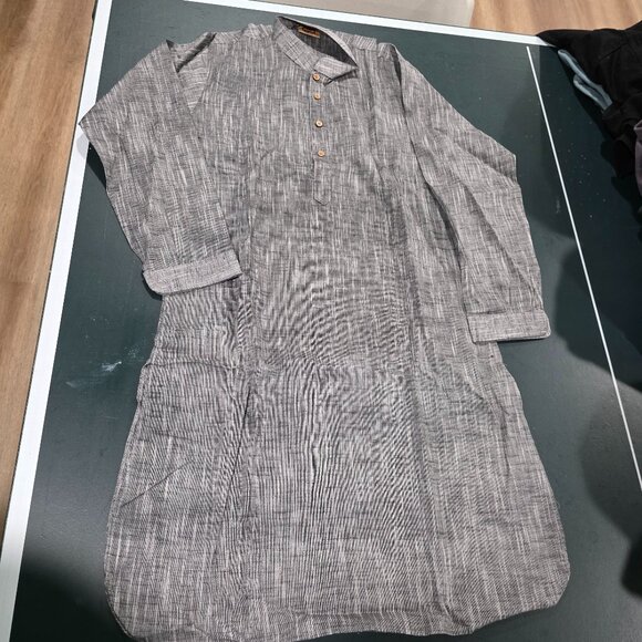 NWOT Gray Men’s Kurta (top only) - Picture 1 of 6